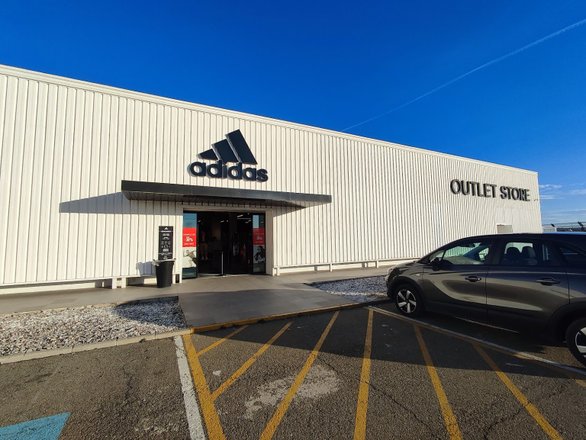 Adidas Store Caspe – Shop in Aragon, 3 reviews, prices Nicelocal