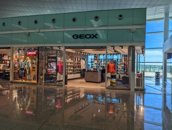 Geox Aeropuerto Barcelona T1 – clothing and shoe in Catalonia, 23 reviews, Nicelocal