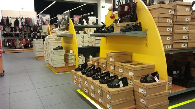 Saludo Borradura atención Merkal Calzados – clothing and shoe store in Tarragona, 37 reviews, prices  – Nicelocal