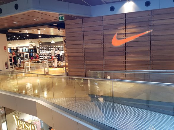 Nike Store - Diagonal Shop in Barcelona, reviews, prices – Nicelocal