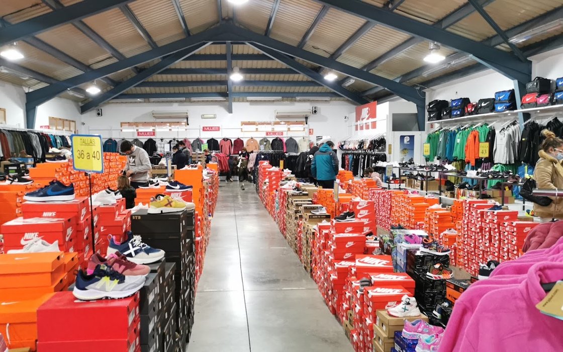 Nike Factory Store & Store: opiniones, fotos, número de teléfono dirección de Centros comerciales (Aragón) | Nicelocal.es