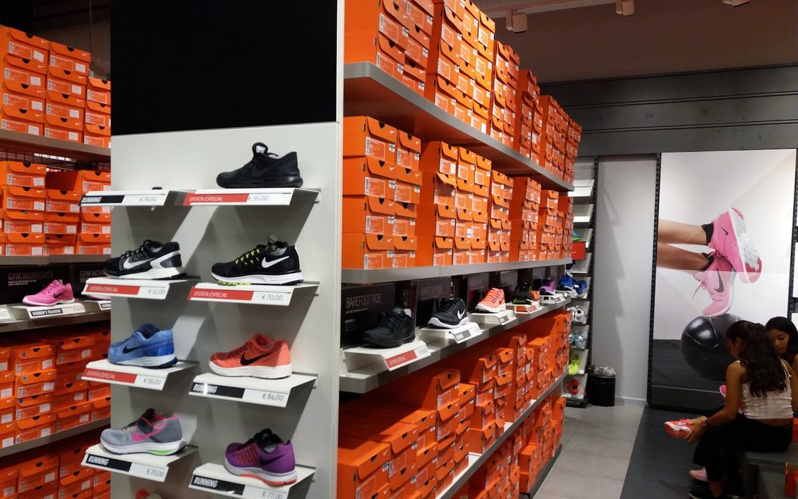 Nike Store dirección, 🛒 de y número de teléfono (Tiendas en Andalucía) | Nicelocal.es