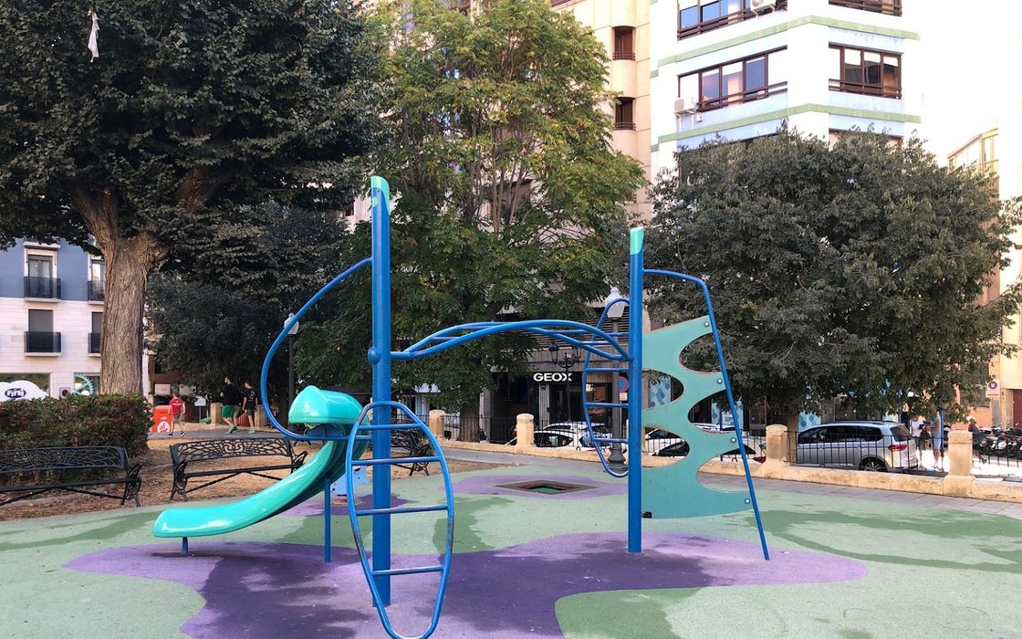 Parque Infantil Puerta de San Francisco – Leisure in reviews, prices – Nicelocal